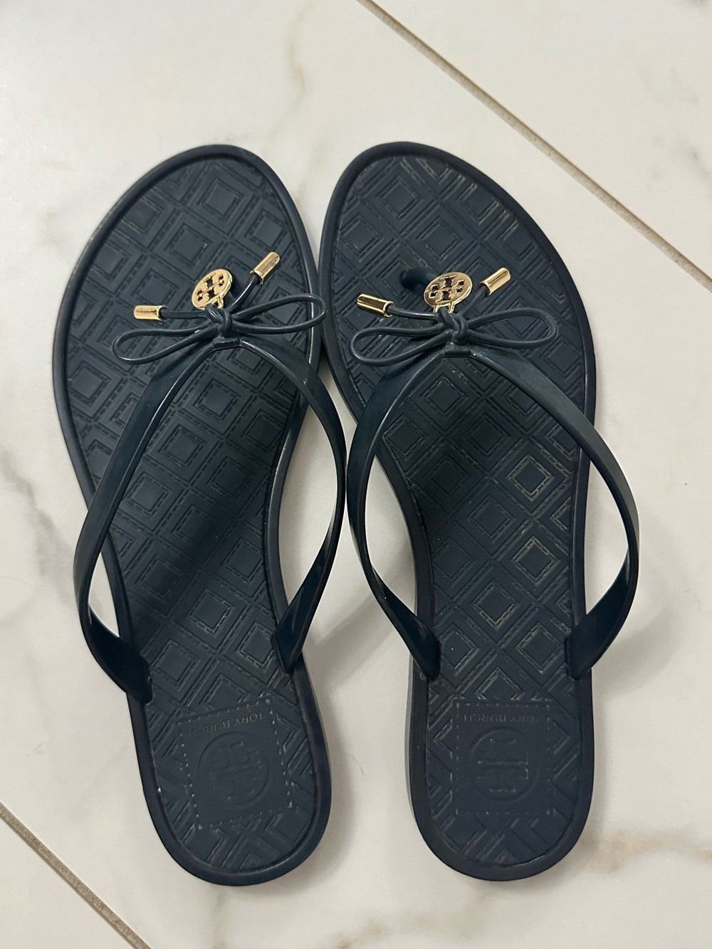 Navy Tory Burch bow flip flop sandal size 7